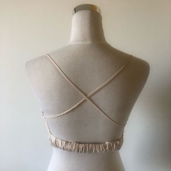 3/$30✨ Strappy lace crop top - Picture 3 of 5